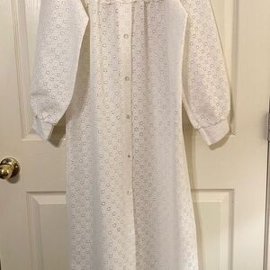 Jennifer Dale Vintage Chic White Eyelet Women's Robe